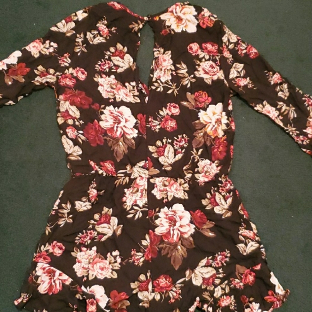 Floral Romper - Picture 5 of 5